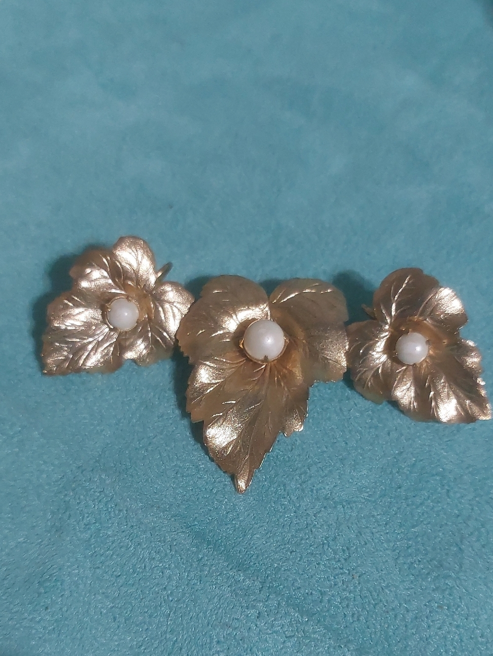 VTG Sarah Coventry Goldtone Chit Chat Brooch & Earrings Set, Leaf Design